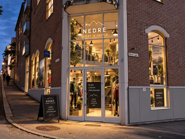 Grünerløkka – lyst hjørnelokale rett overfor Grünerhagen og Nedre Foss park – Grünerløkka · Nedre gate 2